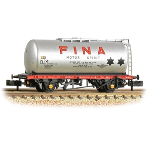 Farish N 373784TTA Tank Wagon FINA